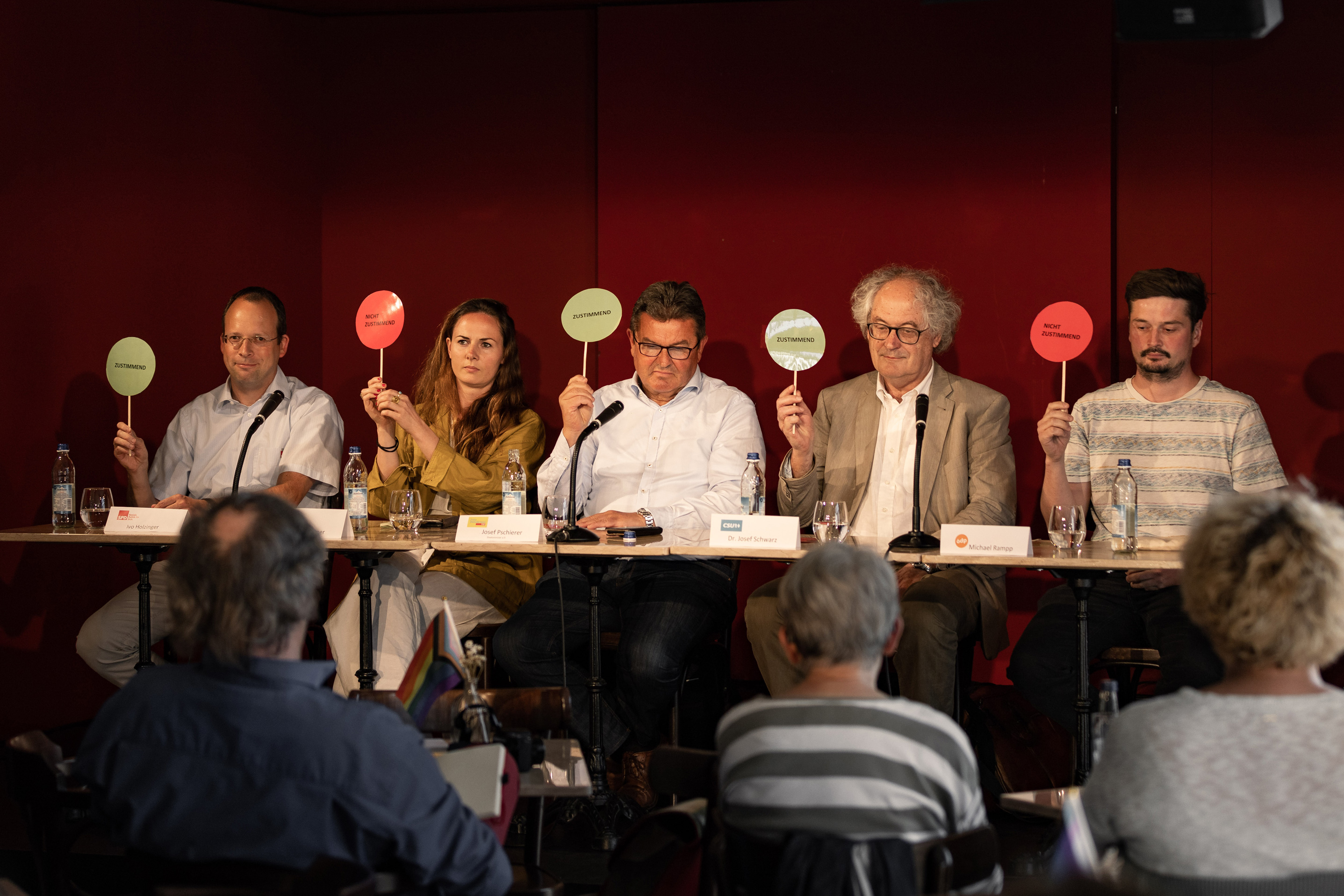 Die anderen Gäste der Podiumsdiskussion.