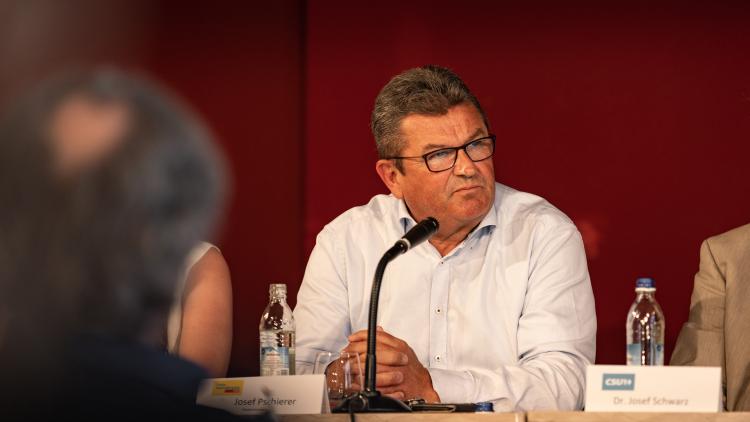 Franz Joseph Pschierer (MdL) bei der Podiumsdiskussion in Memmingen